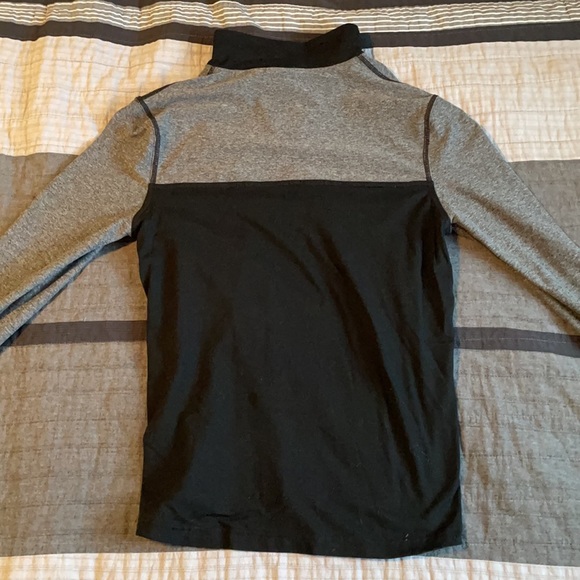 Black and Grey Reebok Maple Leafs Quarter-Zip - Picture 4 of 4